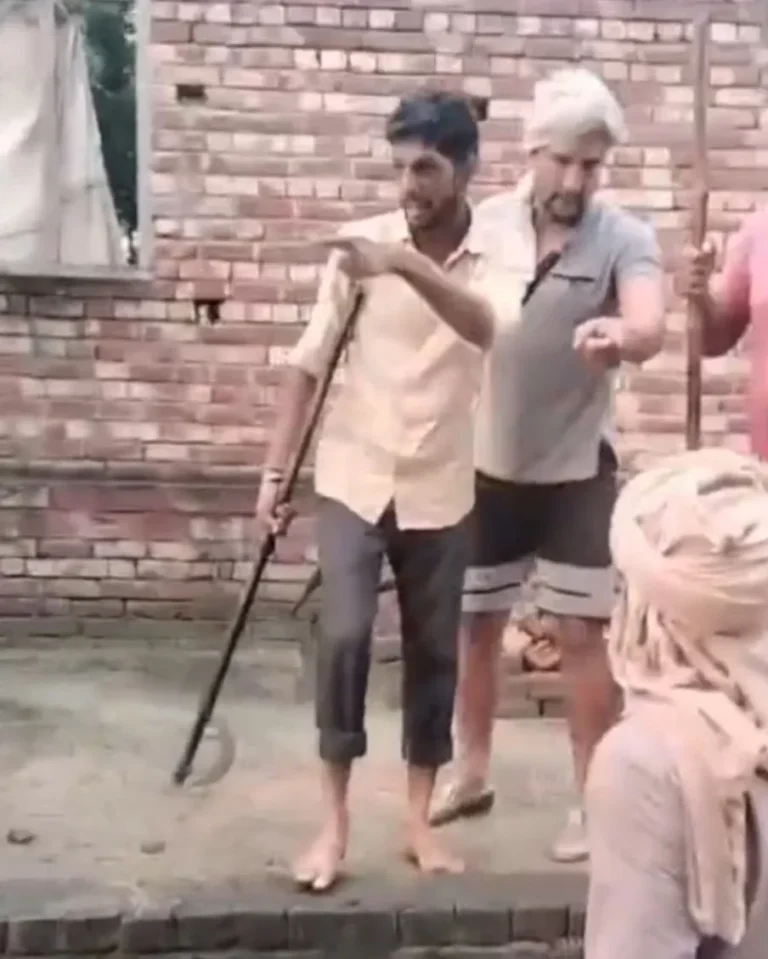 मुजफ्फरनगर में जमीन का झगड़ा बना जंग का मैदान, पुलिस के सामने भी भिड़े दो पक्ष; तीन गिरफ्तार