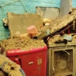 बारिश बनी आफत! खतौली में कच्चे मकान की छत भरभराकर गिरी, मलबे में दबे मासूम; बाल-बाल बची जान