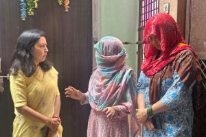 मुजफ्फरनगर में नाबालिग से सामूहिक दुष्कर्म के बाद पीड़ित परिवार से मिलीं पालिका अध्यक्ष मीनाक्षी स्वरूप, कार्रवाई का भरोसा