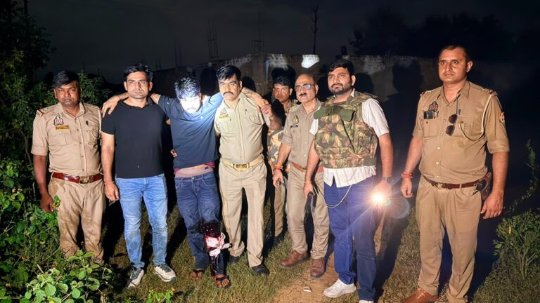 झांसी में 24 घंटे में लूट का खुलासा, दहेज हत्या का 25 हजार का इनामी भी गिरफ्तार; दो मुठभेड़ों में 3 आरोपी दबोचे, दो के पैर में लगी गोली