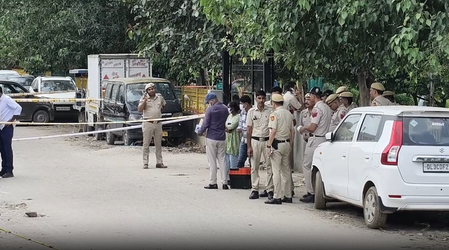 दिल्ली के आया नगर में जिम ट्रेनर की गोलियों से हत्या, 10-12 राउंड फायरिंग से दहशत; गैंगवार से जुड़ रहे तार
