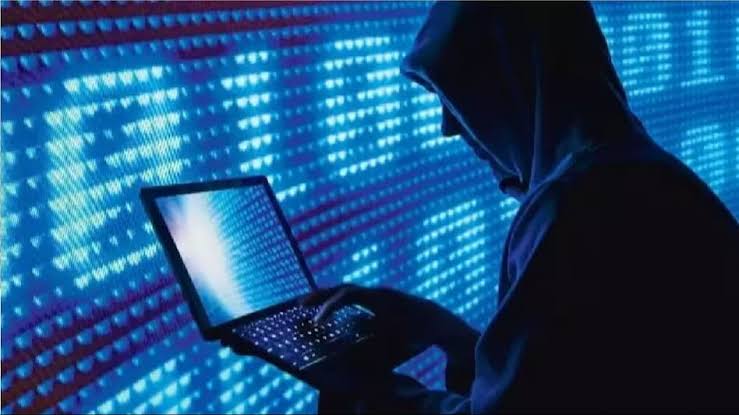 नोएडा में फिनटेक कंपनी का सर्वर हैक! 497 ट्रांजैक्शन में उड़ाए 2.42 करोड़, 28 बैंकों के 58 खातों में पहुंची रकम