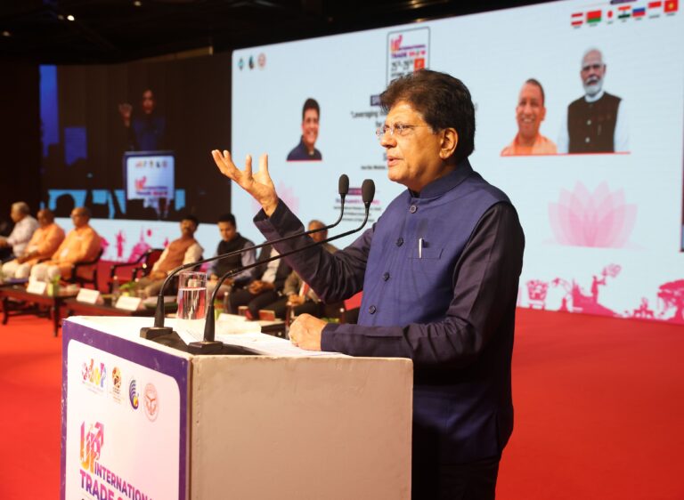 UP International Trade Show में पीयूष गोयल का बड़ा दावा! बोले- एक्सप्रेसवे, एयरपोर्ट और डिफेंस-सेमीकंडक्टर निवेश बदल रहे यूपी की तस्वीर