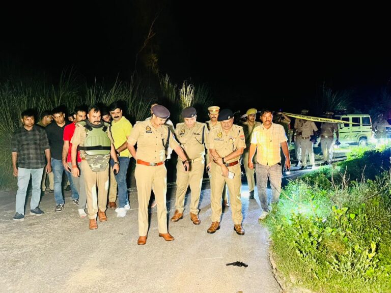 बहराइच में चेन स्नैचिंग के इनामी बदमाश का एनकाउंटर! 25 हजार का इनाम था घोषित, पैर में लगी गोली; तमंचा-बाइक बरामद