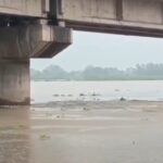 कानपुर में गंगा का जलस्तर एक सेंटीमीटर घटा, फिर भी चेतावनी बिंदु से 74 सेमी ऊपर; प्रशासन अलर्ट, संवेदनशील इलाकों पर निगरानी