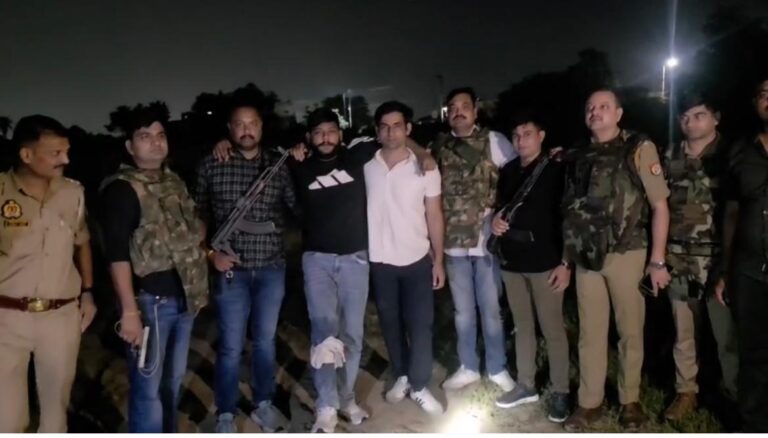 झांसी में ई-रिक्शा चालक से लूट का खुलासा! मुठभेड़ में 4 आरोपी गिरफ्तार, एक के पैर में लगी गोली