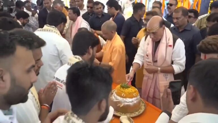 काशी से वडनगर तक सेवा संकल्प बाइक यात्रा शुरू, योगी-राजनाथ ने दिखाई हरी झंडी; 10 राज्यों के 193 जिलों से गुजरेगी यात्रा