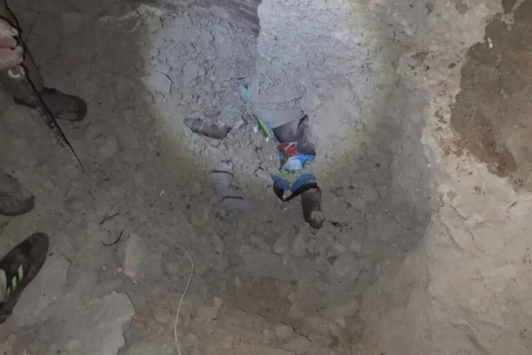 बारिश की रात टूटा कच्चा मकान, मलबे में दबकर मां-बेटी की मौत! कानपुर देहात में 75 वर्षीय शांति देवी और वकील बेटी शालू की गई जान