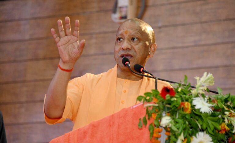 वाराणसी में बाढ़ का जायजा लेने पहुंचेंगे CM योगी! हवाई सर्वेक्षण के बाद राहत शिविर में पीड़ितों से करेंगे मुलाकात