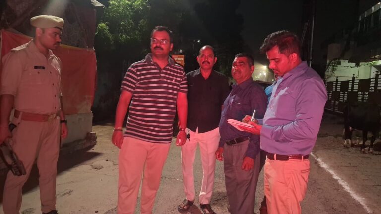कानपुर में सड़क निर्माण की गुणवत्ता पर नगर आयुक्त सख्त, मलबा न हटाने पर कार्यदायी संस्था को अंतिम चेतावनी