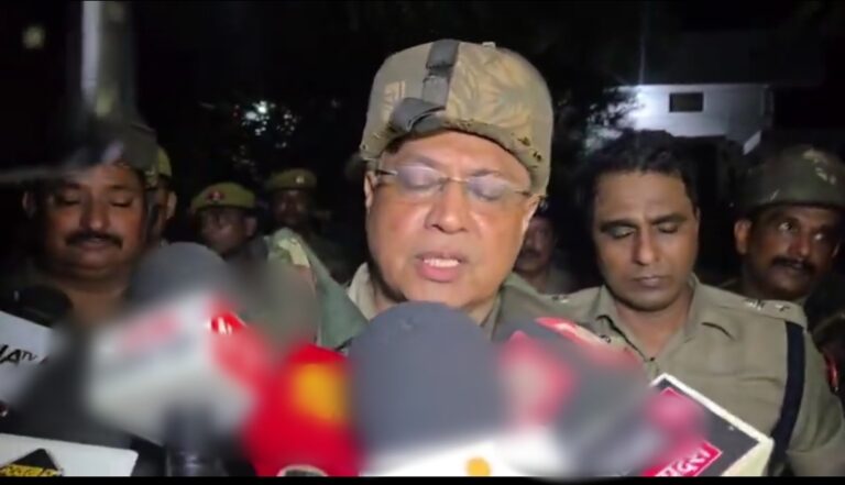 आजमगढ़ में पत्नी और दो पुजारियों की हत्या के बाद बच्चों को बनाया बंधक, पुलिस मुठभेड़ में आरोपी ढेर