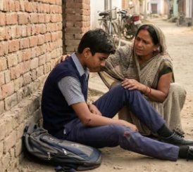 मीरापुर में कॉलेज से घर लौट रहे 10वीं के छात्र को रास्ते में घेरा, साथी छात्रों ने लात-घूंसों से पीटा; मां ने थाने पहुंचकर दी तहरीर
