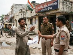 मुजफ्फरनगर में पुलिस पर गंभीर आरोप! 43 मुकदमों वाले ‘भीम परिवार’ के पक्ष में कार्रवाई का दावा, शिकायतकर्ता पर FIR 260/2024 दर्ज कराने का आरोप