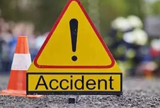 नोएडा में दर्दनाक सड़क हादसा, यमुना एक्सप्रेसवे पार कर रहे पति-पत्नी की मौत; दूसरे हादसे में भी युवक ने दम तोड़ा