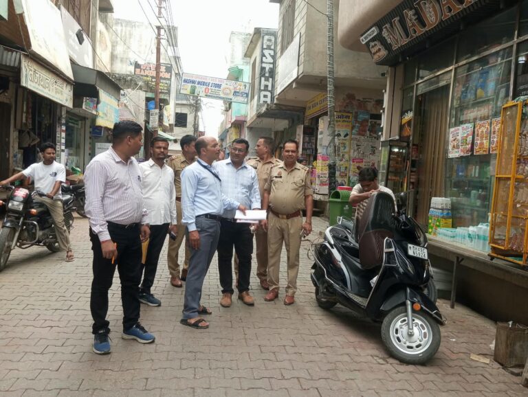 मुजफ्फरनगर में बाल श्रम के खिलाफ बड़ा अभियान, किशोर श्रमिकों को कराया मुक्त, मेहर चंद बोले-‘बच्चों के हाथ में काम नहीं, किताबें हों’