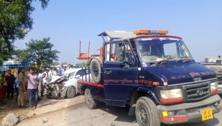 बलरामपुर में भीषण सड़क हादसा! कार-टैंकर की जोरदार भिड़ंत में मां-बेटे की मौत, महिला गंभीर