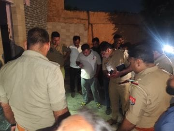 गाजियाबाद में चोरी की नीयत से फार्म हाउस में घुसा युवक, 11 हजार वोल्ट की हाईटेंशन लाइन से लगा करंट; मौत, पहचान नहीं हुई