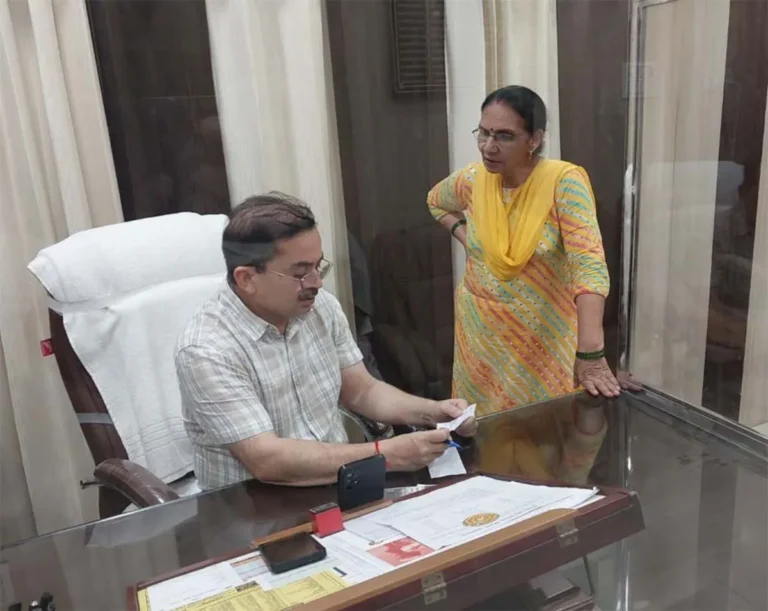 मुजफ्फरनगर CMO का जनता दर्शन, स्वास्थ्य शिकायतों पर सख्त तेवर; बोले- लापरवाही बर्दाश्त नहीं