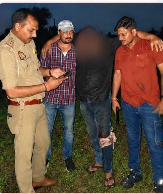 कौशाम्बी में पटाखा फैक्ट्री विस्फोट के बाद बड़ा एक्शन! मुठभेड़ में वांछित नौशाद के पैर में लगी गोली, तमंचा-कारतूस बरामद