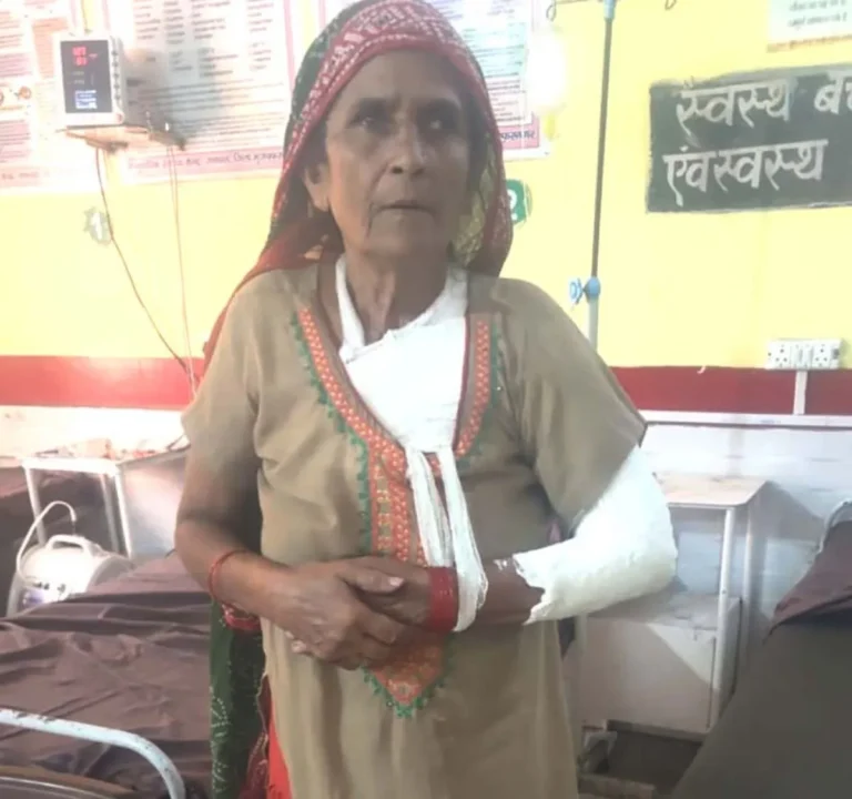 मुजफ्फरनगर के मीरापुर में झगड़ा छुड़ाने पहुंची 60 वर्षीय बुजुर्ग महिला को धक्का, गंभीर घायल; जिला अस्पताल रेफर