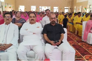 मुजफ्फरनगर में आंगनबाड़ी कार्यकत्रियों के लिए बड़ी खुशखबरी! मानदेय बढ़ा, कैशलेस इलाज और साड़ी के लिए बढ़ी रकम का ऐलान