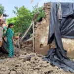 मुजफ्फरनगर में भारी बारिश का कहर! ताश के पत्तों की तरह ढह गया कच्चा मकान, परिवार बाल-बाल बचा; गृहस्थी तबाह