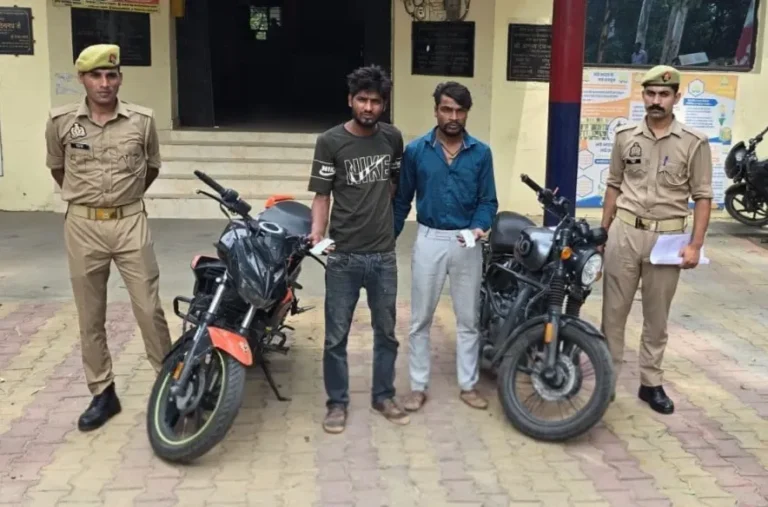 मुजफ्फरनगर में दो शातिर बाइक चोर गिरफ्तार, दो चोरी की मोटरसाइकिल और चाकू बरामद; हरिद्वार-नोएडा से जुड़े चोरी के राज खुले