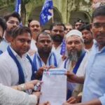 मुजफ्फरनगर में चंद्रशेखर आजाद को बाराबंकी में रोके जाने पर भड़की ASP, कलेक्ट्रेट में जोरदार प्रदर्शन; विनोद साहनी हत्याकांड में न्याय की मांग