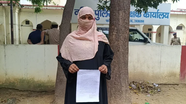 मुजफ्फरनगर में नहाते समय वीडियो बनाने का आरोप, डेढ़ साल ब्लैकमेल कर दुष्कर्म की शिकायत; 15 लाख के जेवर और नकदी लेने का भी दावा