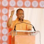 योगी सरकार में राजस्व सेवाओं का डिजिटल विस्तार, 1.05 करोड़ घरौनियां बांटीं; फार्मर रजिस्ट्री में यूपी नंबर-1