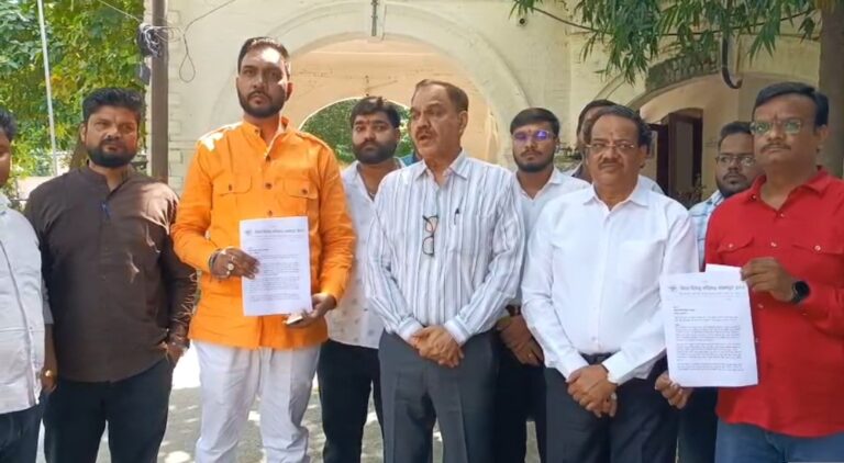 नवरात्रि में मंदिरों और गरबा आयोजनों की सुरक्षा पर जोर! विहिप ने दुकानदारों व आयोजन से जुड़े लोगों के सत्यापन की मांग