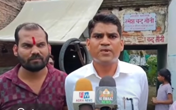 आगरा जमीन कब्जा विवाद में बड़ा अपडेट: कैबिनेट मंत्री के तीन भतीजों समेत पांच आरोपियों के खिलाफ गैर-जमानती वारंट, गिरफ्तारी पर उठे सवाल