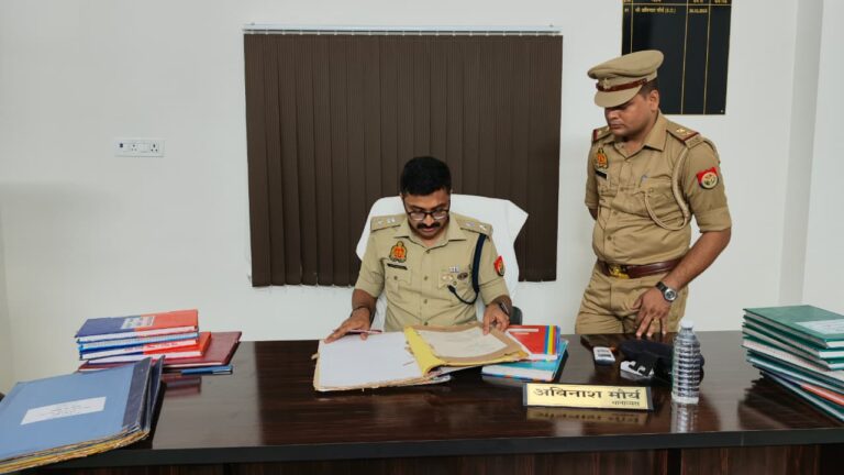 त्योहारों से पहले देवरिया पुलिस में बड़ा फेरबदल, 26 दरोगाओं समेत 70 पुलिसकर्मियों के कार्यक्षेत्र बदले