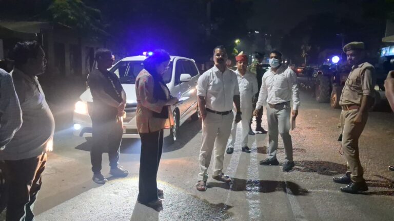 कानपुर में देर रात नगर आयुक्त का औचक निरीक्षण, सड़क मरम्मत में देरी पर नाराजगी; रैन बसेरों की सफाई सुधारने के निर्देश