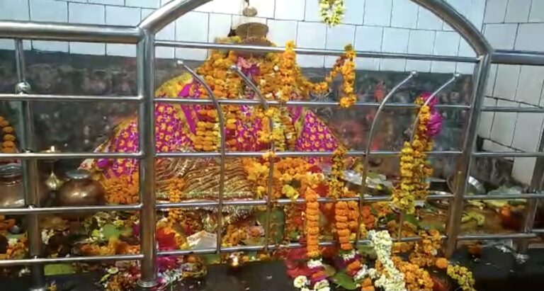अमेठी का प्राचीन कालिकन धाम: नवरात्रि में उमड़ती है भक्तों की भीड़, महर्षि च्यवन की तपोस्थली से जुड़ी है मान्यता