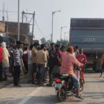 मिर्जापुर में भीषण सड़क हादसा, हाइवा ने बाइक सवारों को कुचला; एक की मौत, पिता-पुत्र गंभीर