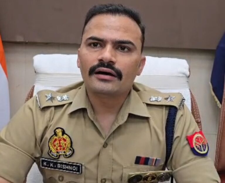 बिजनौर में पुलिस फेरबदल: धीरज सोलंकी बने धामपुर थाना प्रभारी, दो पुलिसकर्मी लाइन हाजिर