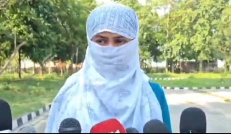 शादी का झांसा, दुष्कर्म और गर्भपात का आरोप; मुकदमा दर्ज हुए पखवाड़ा बीता, श्रावस्ती में फूड इंस्पेक्टर की गिरफ्तारी नहीं