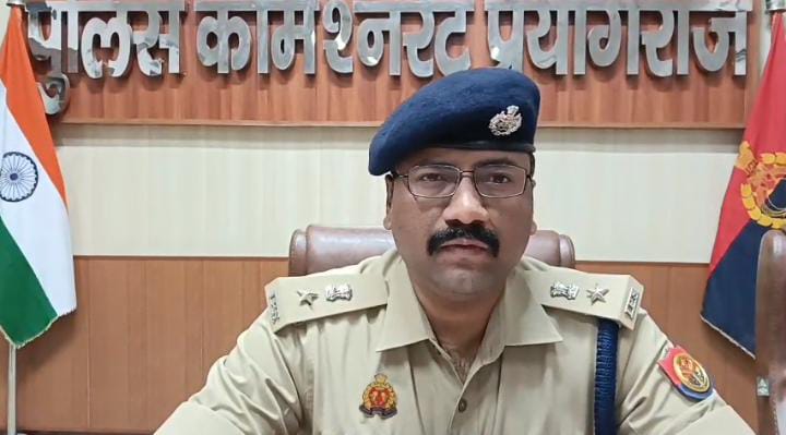 प्रयागराज में जमीन खोदकर निकाले गए नोटों से भरे 3 ड्रम! चोरी की रकम होने की सूचना पर पुलिस की कार्रवाई
