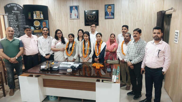 मिशन शक्ति: मुरादाबाद में महानवमी पर तीन छात्राएं बनीं एक दिन की शिक्षा अधिकारी