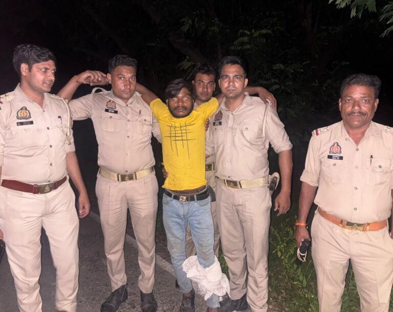 शाहजहांपुर में चेन स्नैचिंग का खुलासा! अपचारी किशोर पुलिस अभिरक्षा में, मुठभेड़ में साथी प्रेमपाल के पैर में लगी गोली
