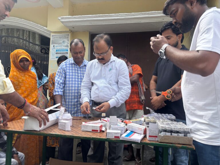 अमेठी में मेले का खस्ता खाने से 100 से ज्यादा लोग बीमार, 17 को मेडिकल कॉलेज में कराया भर्ती