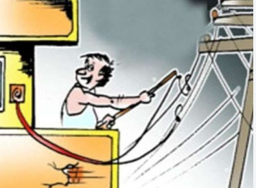 जानसठ के सुनसान जंगल में बिजली तारों की बड़ी चोरी, 17 पोल से 3590 मीटर तार काट ले गए चोर