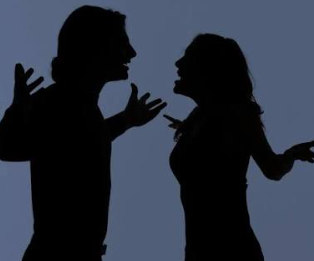 10 लाख दहेज की मांग से टूटा घर? विवाहिता के गंभीर आरोप- मारपीट, उत्पीड़न और बेटी संग घर से निकालने का दावा; 8 पर केस