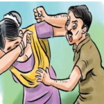 बेटी के जन्म के बाद दहेज के लिए विवाहिता को घर से निकाला! पति पर दूसरी महिला से संबंध का आरोप, तेजाब डालने की धमकी देकर मचाया आतंक