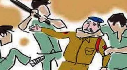 मुजफ्फरनगर में पुलिस पर हमला कर हिस्ट्रीशीटर को छुड़ाया! दरोगा-सिपाही को घेरकर पीटा, वर्दी फाड़ी; गांव में फोर्स तैनात
