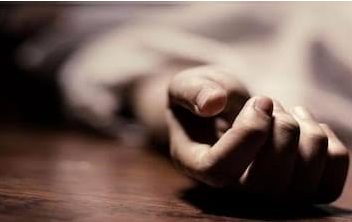 देवरिया में खूनी वारदात, शराब के नशे में गाली-गलौज कर रहे चाचा की भतीजे ने फावड़े से हत्या की