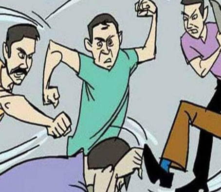 मुजफ्फरनगर में दबंगई! गाली देने से रोका तो घर में घुसकर जुनैद पर लाठी-डंडों से बरसाए वार, चार आरोपियों पर मुकदमा दर्ज