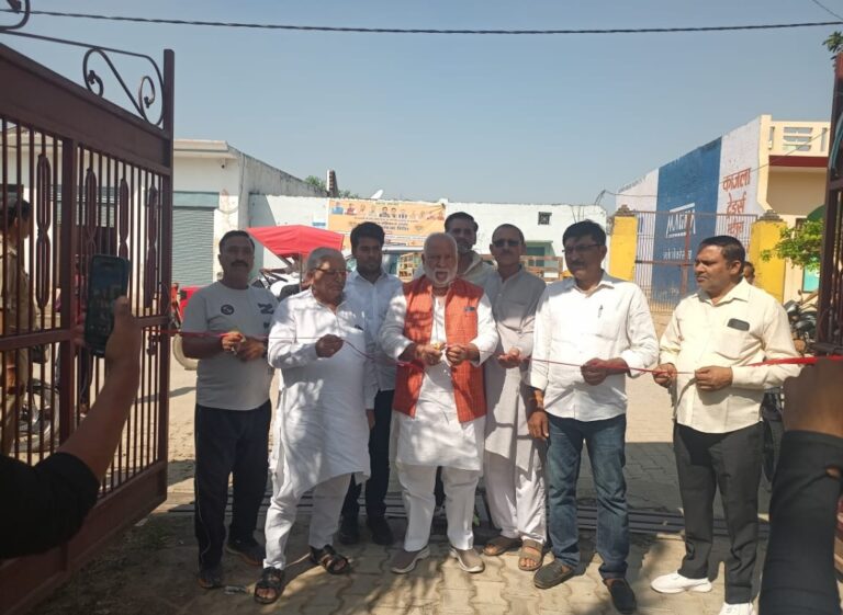 मेरठ के भटीपुरा में निशुल्क स्वास्थ्य शिविर, 445 ग्रामीणों का उपचार और 265 की आंखों की जांच