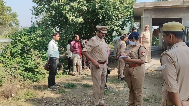 शाहजहांपुर में दो साधुओं की हत्या से सनसनी, मंदिर परिसर में जले मिले शव; गांव के युवक पर आरोप